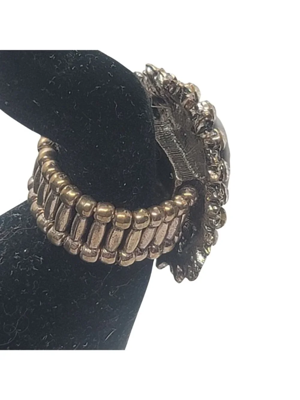 Silver-Tone Cameo Stretch Ring With Rhinestone Accents Oval Victorian Style